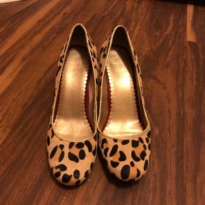 Kenneth Cole leopard and red heels (size 8)